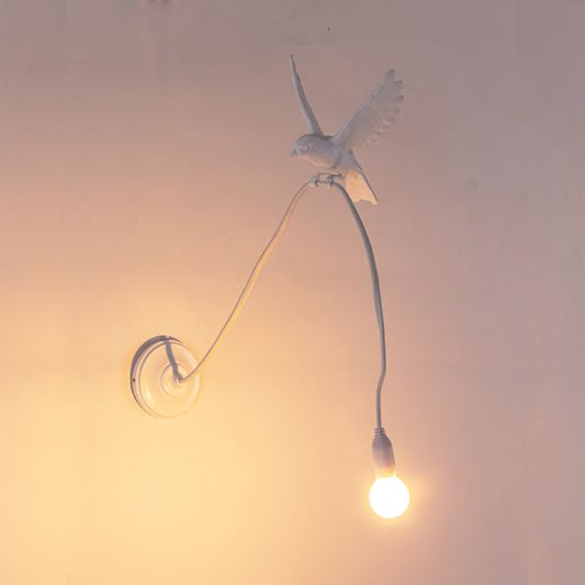 Sparrow landing wall lamp